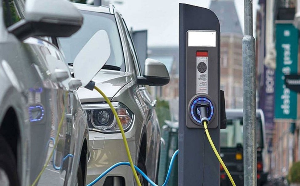 汽車充電樁智能化技術(shù)的發(fā)展與應(yīng)用